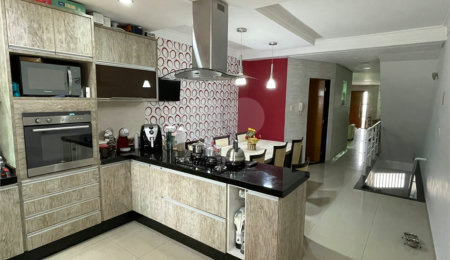Casa à venda com 3 suítes em Vila Assunção, Santo André, SP