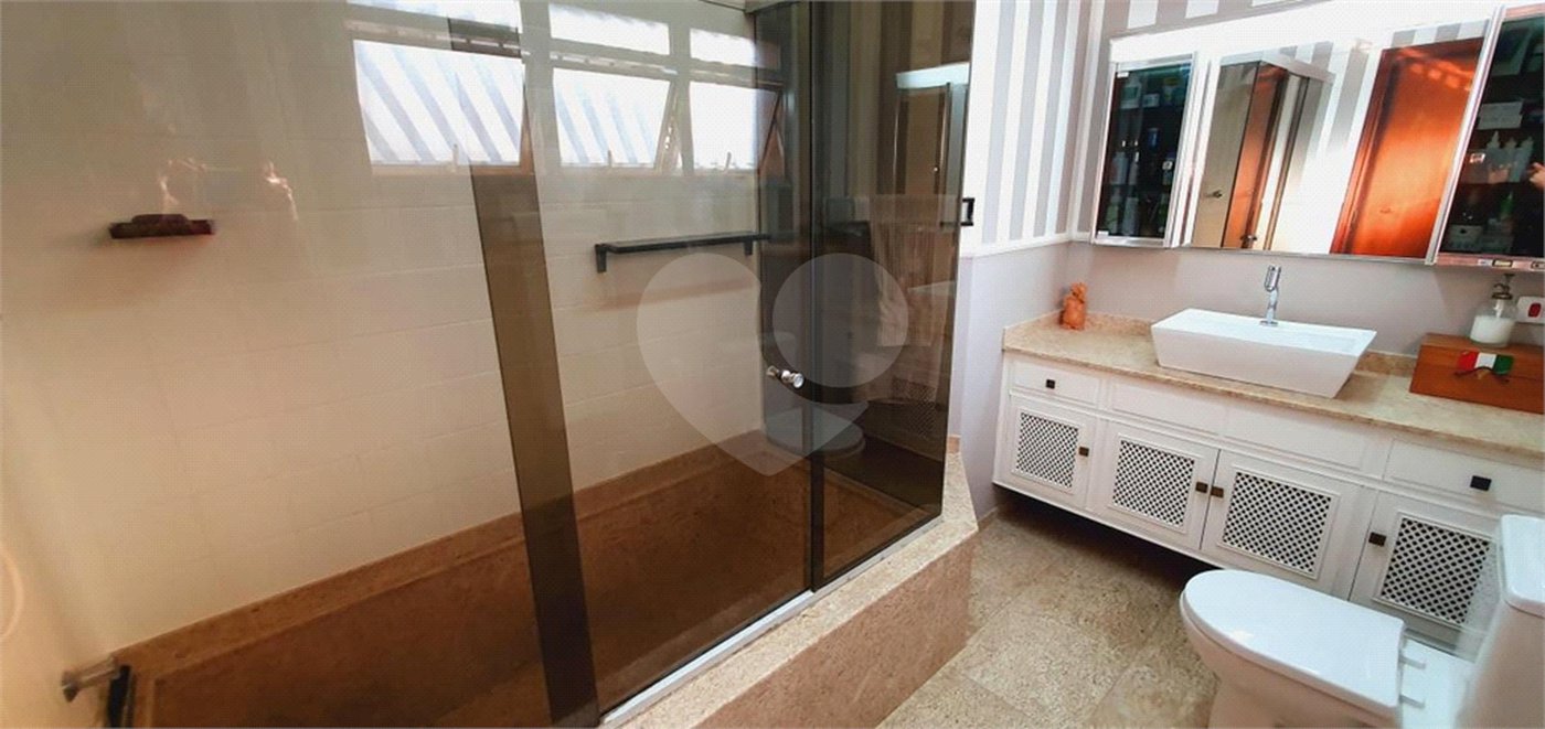 Casa à venda com 5 suítes em Jardim Leonor, São Paulo, SP
