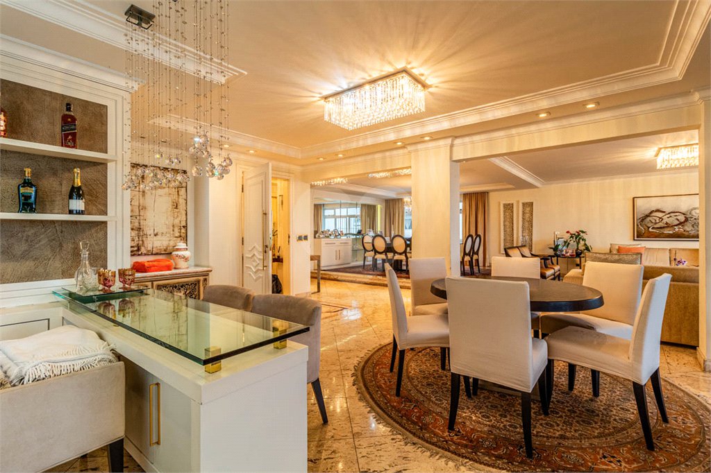 Apartamento à venda com 3 suítes em Bela Vista, São Paulo, SP
