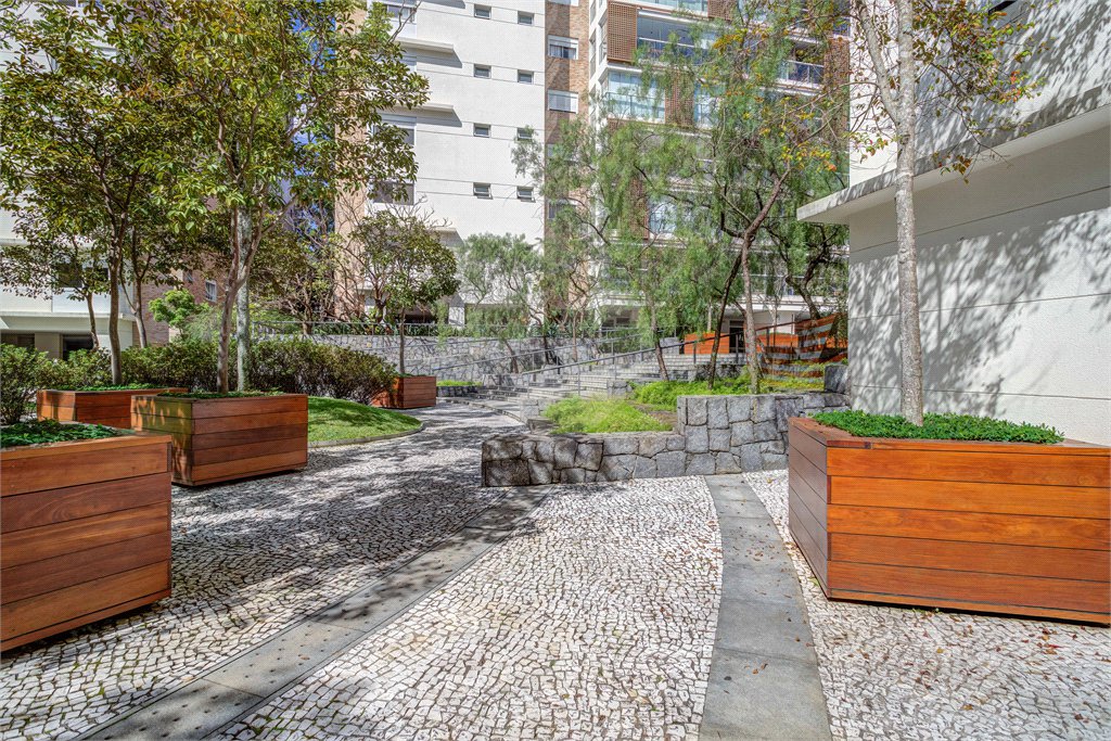 Apartamento à venda com 3 suítes em Granja Julieta, São Paulo, SP