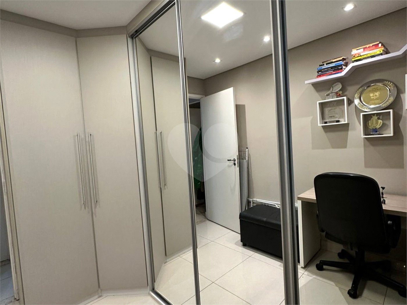 Apartamento à venda com 2 quartos, sendo 1 suíte,  em Jardim Piratininga, Sorocaba, SP