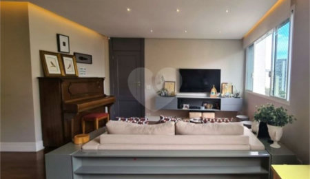 Apartamento à venda com 3 quartos, sendo 1 suíte,  em Vila Uberabinha, São Paulo, SP