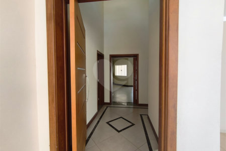Casa à venda com 5 quartos, sendo 1 suíte,  em Jardim Colombo, Itapetininga, SP