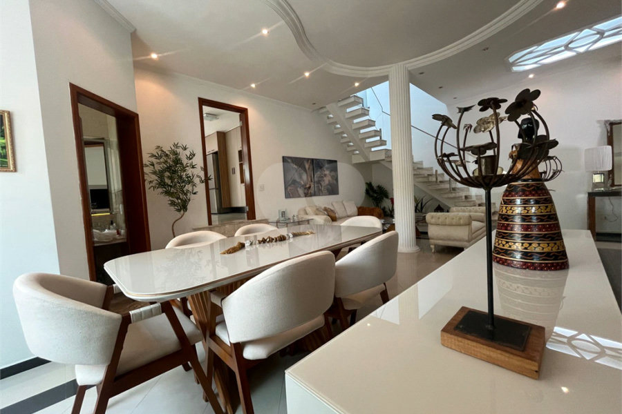 Sobrado à venda com 4 suítes em Jardim Floresta, São Paulo, SP