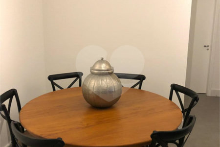 Apartamento à venda com 2 quartos, sendo 1 suíte, em Campo Belo, São Paulo, SP