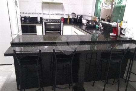 Casa à venda com 3 quartos, sendo 1 suíte,  no condomínio Casa de Rua, São Paulo - SP