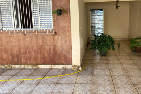Casa Térrea à venda com 2 quartos em Vila Acoreana, Poá, SP