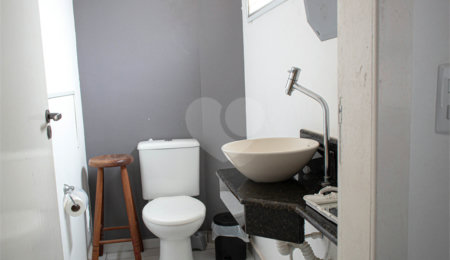 Casa à venda com 2 quartos, sendo 1 suíte,  no Centro, Mairinque, SP