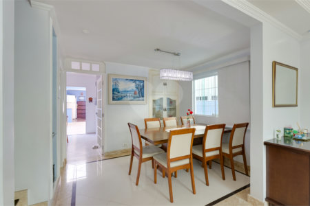 Casa à venda com 3 quartos, sendo 1 suíte, em Santo Amaro, São Paulo, SP