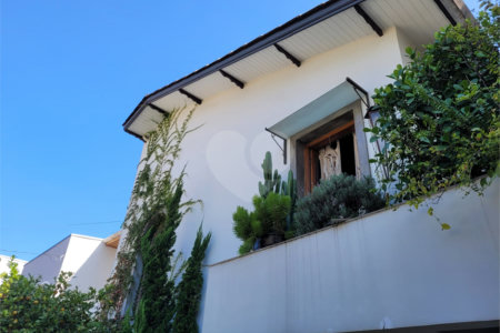Casa à venda com 3 quartos, sendo 2 suítes, em Vila Mariana, São Paulo, SP