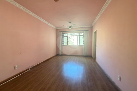 Apartamento à venda com 2 quartos, sendo 1 suíte,  em Tijuca, Rio de Janeiro, RJ