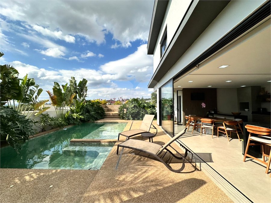 Casa à venda com 3 suítes no condomínio Villas do Golfe, Itu - SP