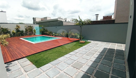 Casa à venda com 3 suítes no condomínio Campo de Toscana, Vinhedo - SP