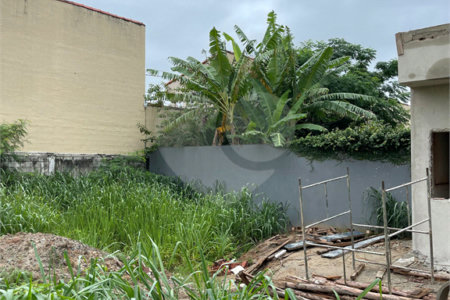 Casa à venda com 3 quartos, sendo 2 suítes, no condomínio Grand Park, Rio de Janeiro - RJ
