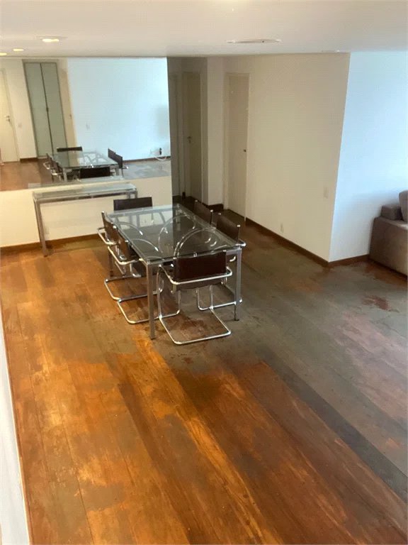 Apartamento à venda com 3 quartos, sendo 1 suíte, em Água Branca, São Paulo, SP