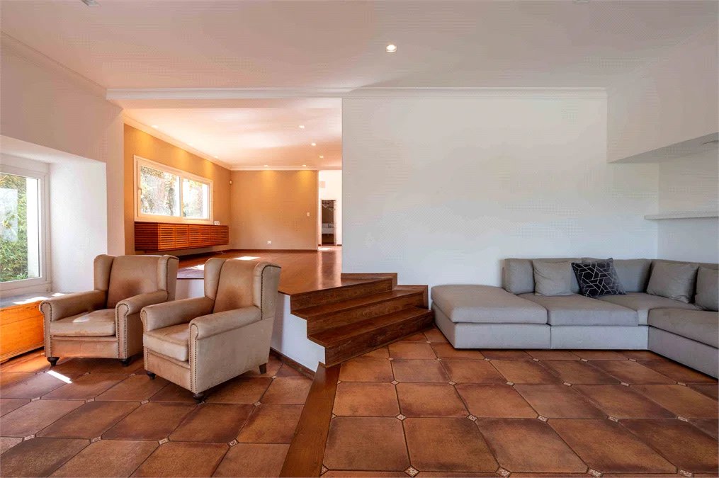 Casa à venda com 6 quartos, sendo 4 suítes,  em Morumbi, São Paulo, SP