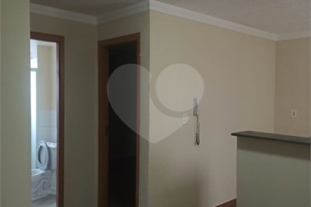 Apartamento no térreo, localizado no Condomínio Residencial Monte Everest