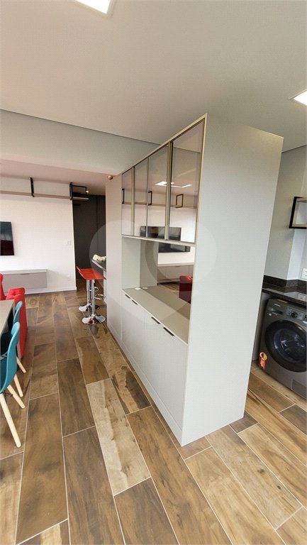 Apartamento de 2 quartos mobiliado à venda no Paraíso