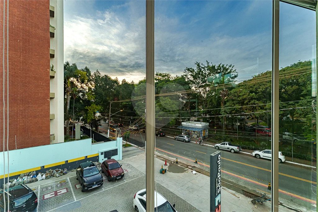 Prédio inteiro comercial á venda e locação na Vila Leopoldina.