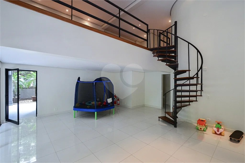Imóvel de 226m² exclusivo com sala ampla 4 quartos, 2 suítes, 4 vagas Higienópolis