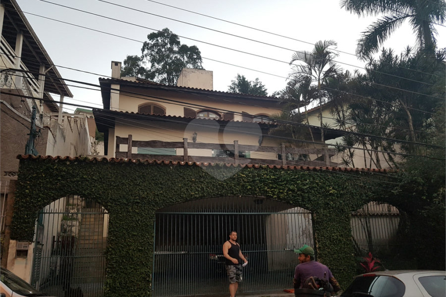 Sobrado à venda com 3 quartos, sendo 1 suíte, em Tremembé, São Paulo, SP