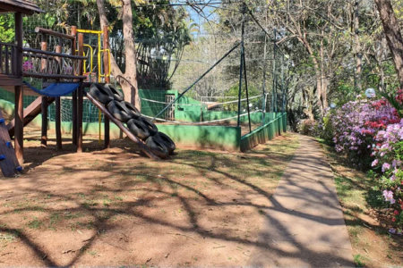 Casa à venda com 4 quartos, sendo 2 suítes, no condomínio Vila Panamericana, São Paulo - SP