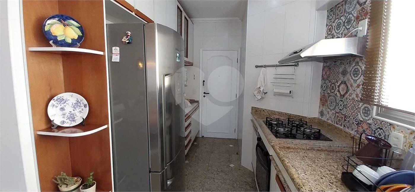 Cobertura à venda com 4 quartos, sendo 2 suítes,  em Vila Embaré, Valinhos, SP