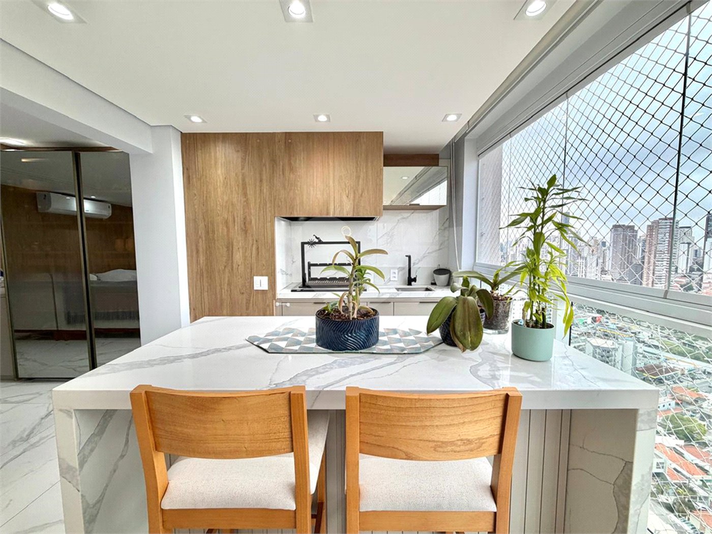 Apartamento à venda com 3 suítes em Vila Regente Feijó, São Paulo, SP