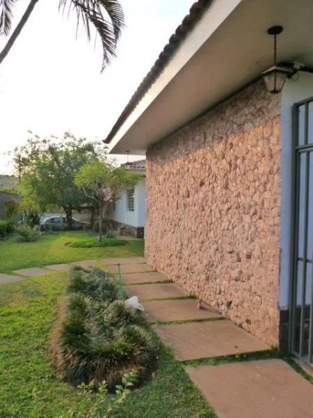 Casa Térrea à venda com 3 quartos, sendo 1 suíte,  em Caxingui, São Paulo, SP