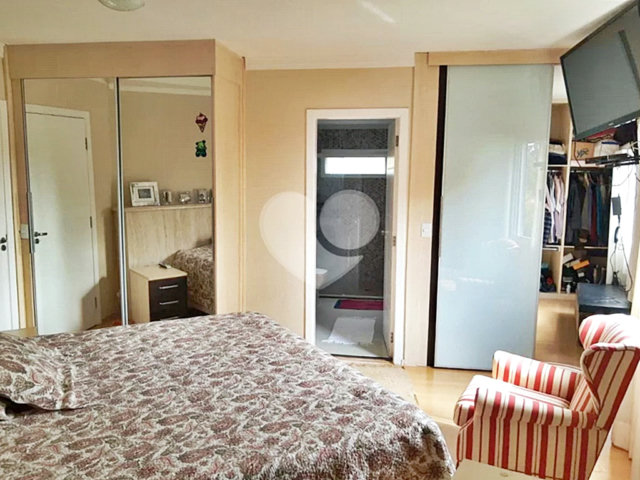 Casa à venda com 4 suítes no condomínio Parque Petrópolis 4 Secção, Mairiporã - SP