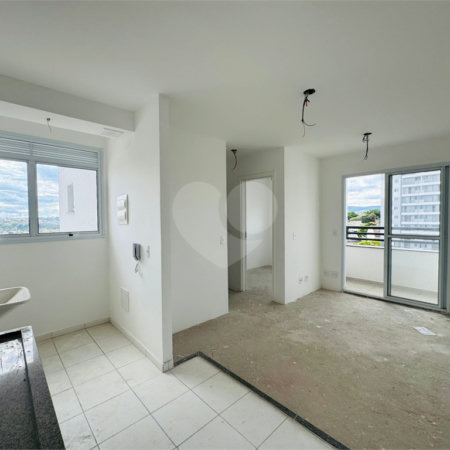Apartamento à venda com 2 quartos, sendo 1 suíte, em Vila Galvão, Guarulhos, SP