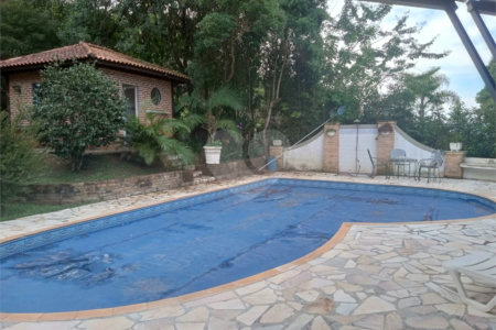Chácara à venda com 7 quartos, sendo 3 suítes, em Saboó, São Roque, SP
