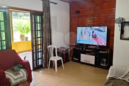 Chácara à venda com 4 quartos, sendo 1 suíte, em Taiaçupeba, Mogi das Cruzes, SP