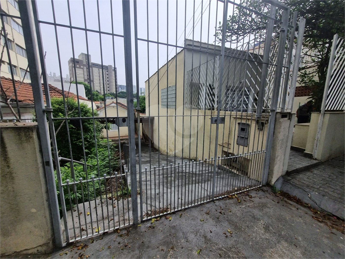 Casa à venda com 4 quartos, sendo 1 suíte,  em Vila Clementino, São Paulo, SP