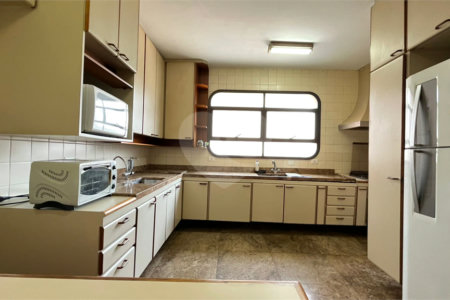Apartamento à venda com 4 quartos, sendo 3 suítes, em Itaim Bibi, São Paulo, SP