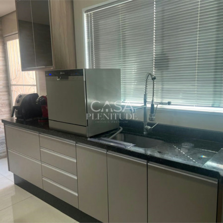 Sobrado à venda com 3 quartos, sendo 1 suíte, em Jardim Santa Marta, Sorocaba, SP