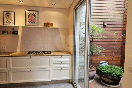 Casa à venda com 4 quartos, sendo 2 suítes,  no condomínio Villa Luxis, São Paulo - SP