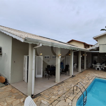 Casa térrea á venda - Balneário