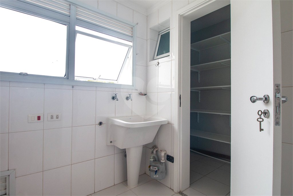 Apartamento à venda com 3 quartos, sendo 1 suíte, em Panamby, São Paulo, SP
