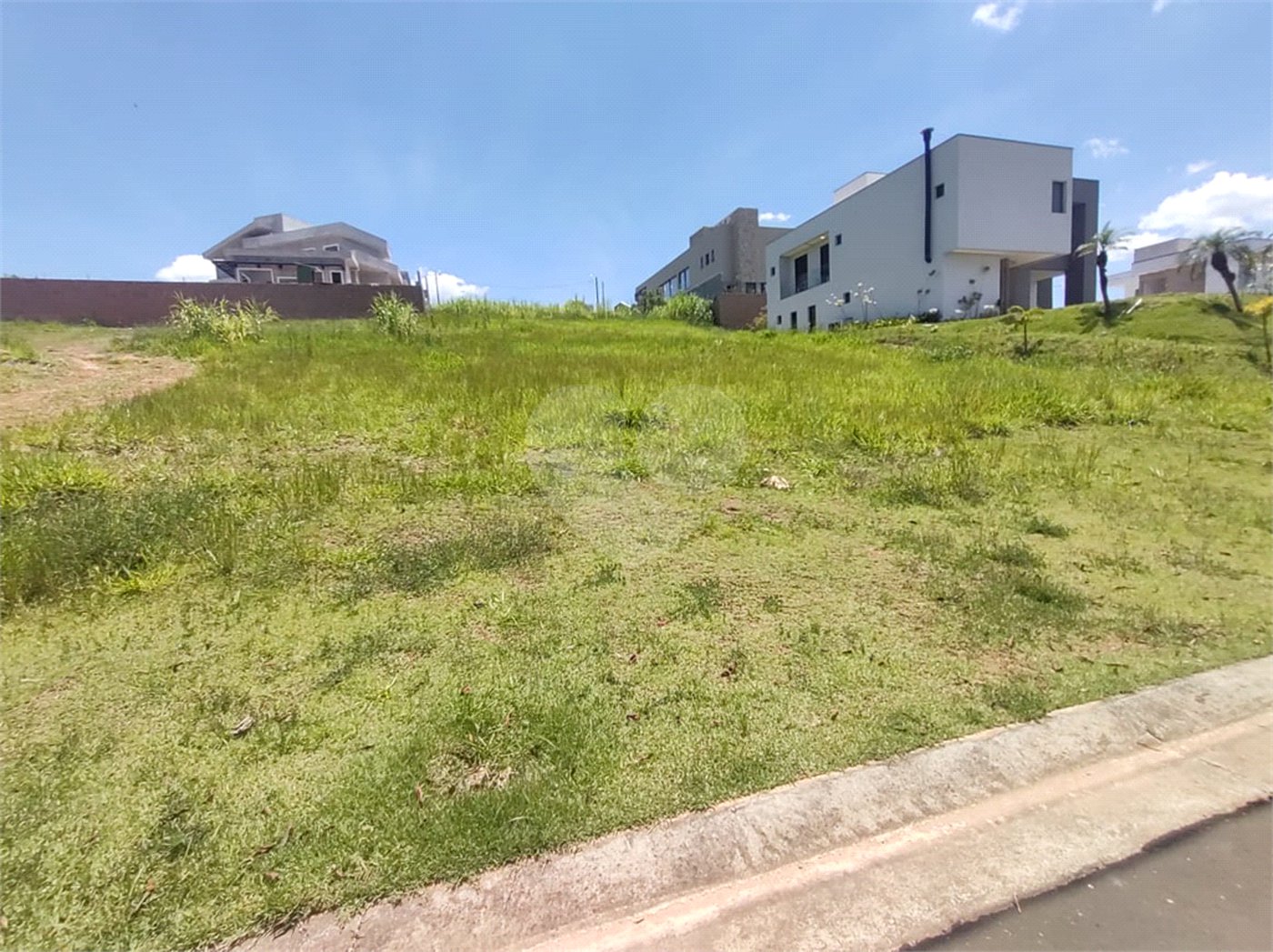 Terreno à venda no condomínio Residencial Campo de Toscana, Vinhedo - SP