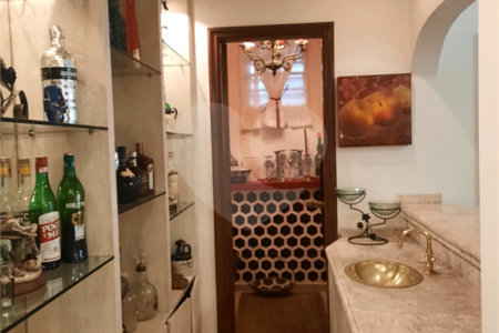 Sobrado à venda com 5 quartos, sendo 3 suítes, em Jardim Marajoara, São Paulo, SP