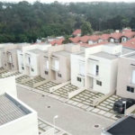Casa à venda com 3 quartos, sendo 1 suíte, no condomínio Villaggio Viana, Cotia - SP