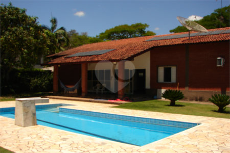 Casa à venda com 3 quartos, sendo 1 suíte, no condomínio Estância Marambaia, Vinhedo - SP