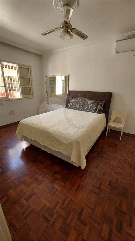 Casa à venda com 4 quartos, sendo 2 suítes, em Jardim São Caetano, São Caetano do Sul, SP