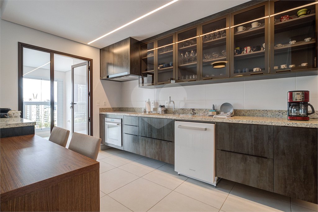 Apartamento à venda com 3 suítes em Brooklin, São Paulo, SP