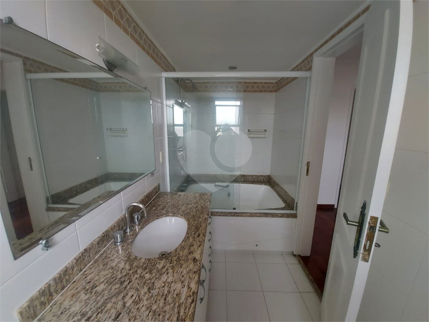 Apartamento à venda com 3 quartos, sendo 1 suíte, em Sumaré, São Paulo, SP