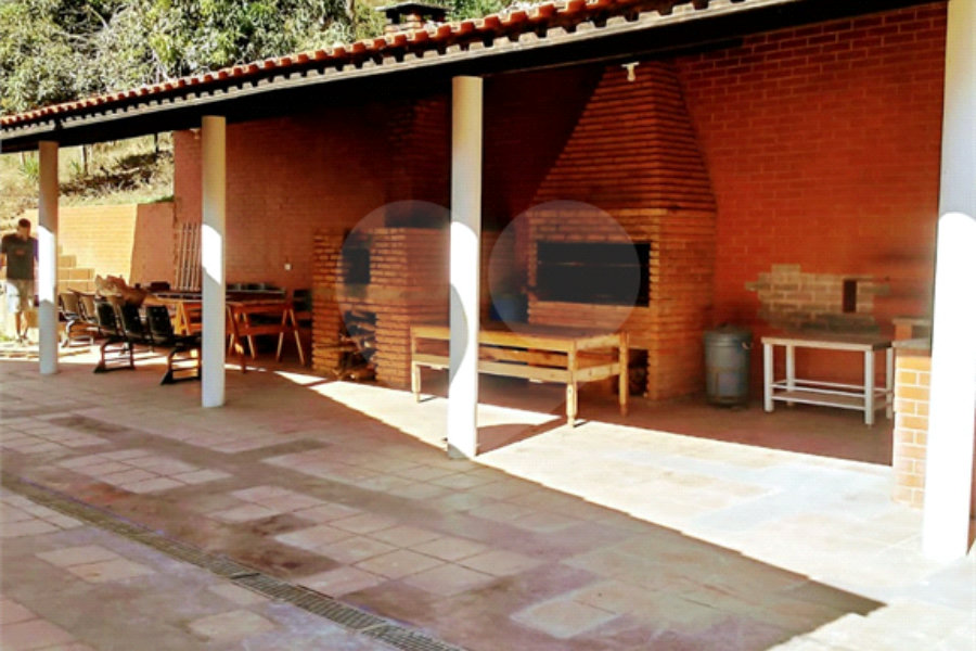 Chácara à venda com 4 quartos em Pirucaia, Mairiporã, SP
