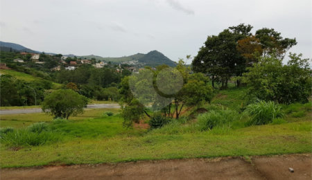 Terreno à venda em San Fernando Valley, Atibaia, SP