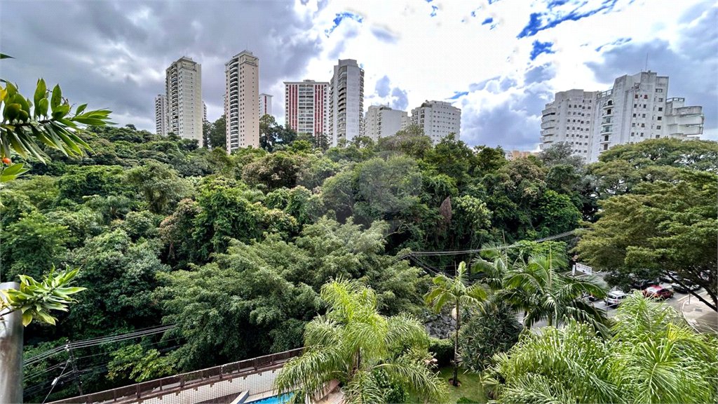 Apartamento à venda com 3 suítes em Vila Suzana, São Paulo, SP