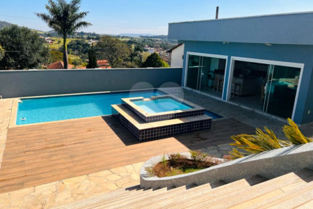 Casa à venda com 3 suítes no Centro, Bom Jesus dos Perdões, SP